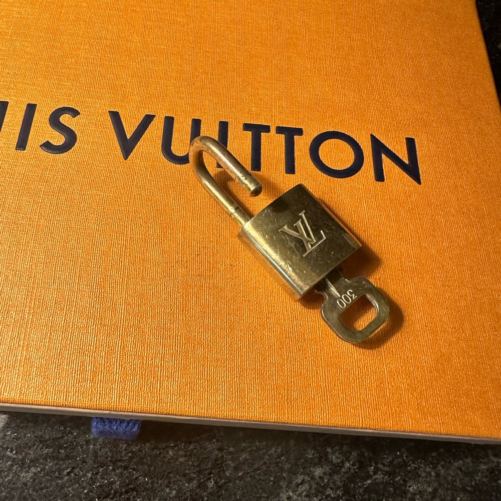 Authentic Louis Vuitton Padlock and Lock Set - Picture 4 of 5